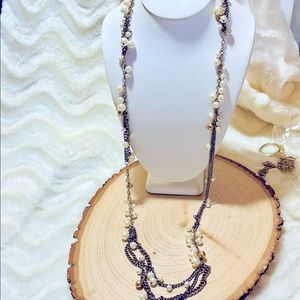 Stella and dot gold tone and pearl necklace